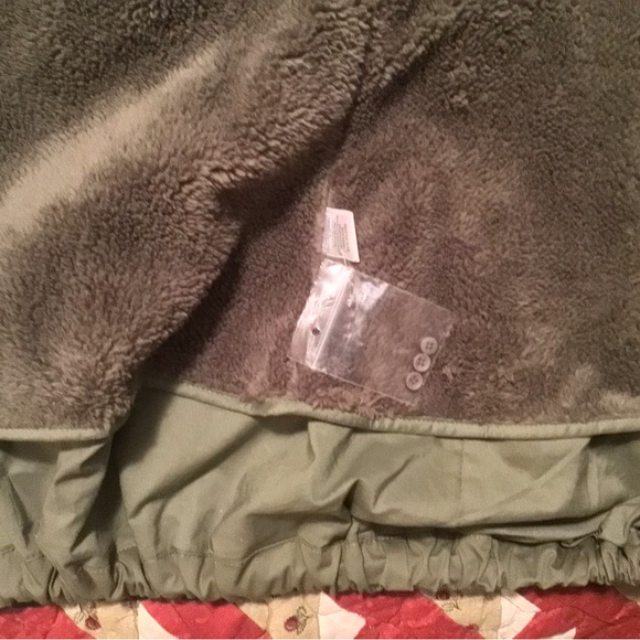 New Anorak coat from GARNET HILL, size 16. Color army green with faux fur lining - Picture 7 of 8